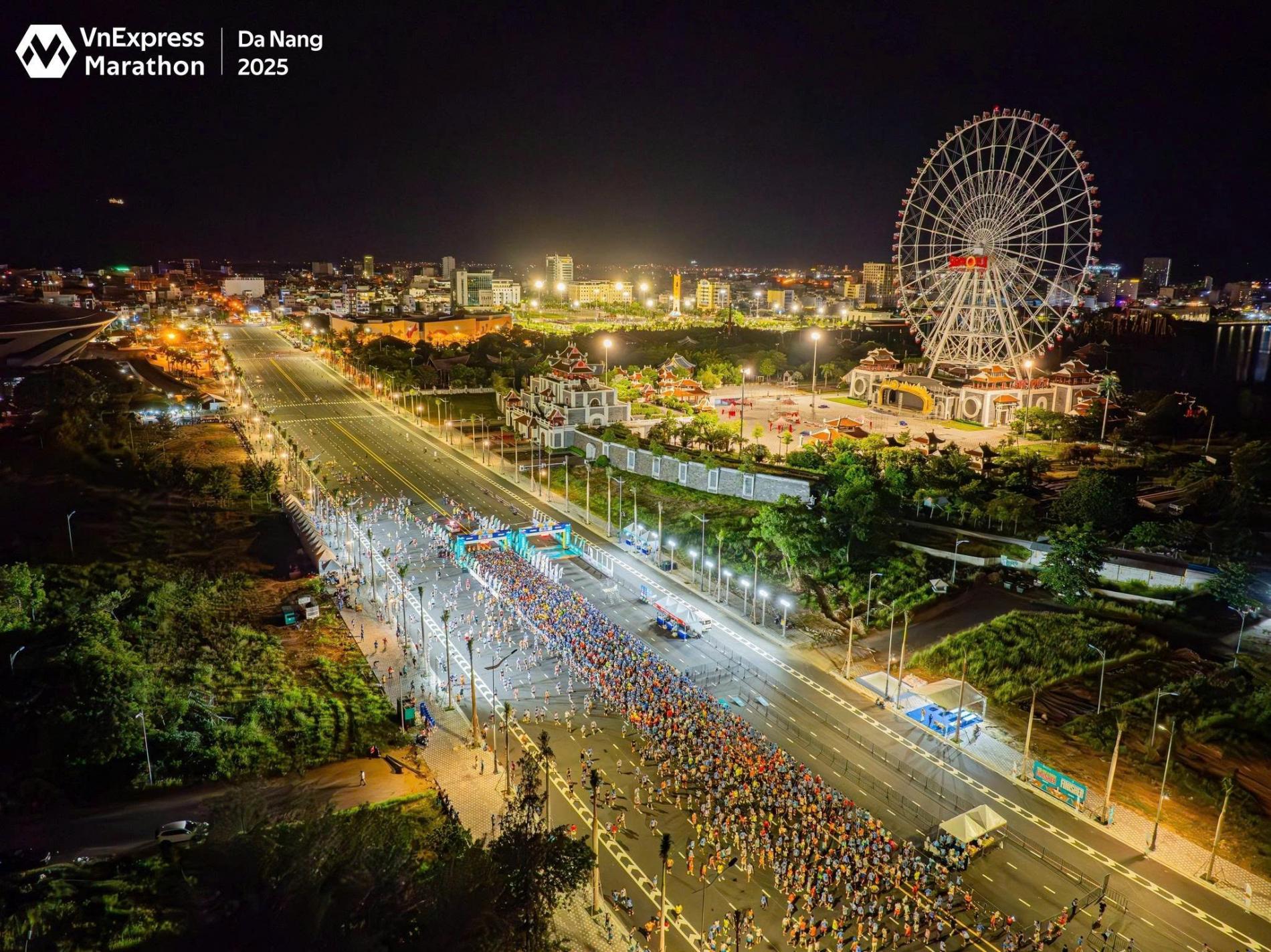 Không khí ấn tượng tại VnExpress Marathon Đà Nẵng 2025