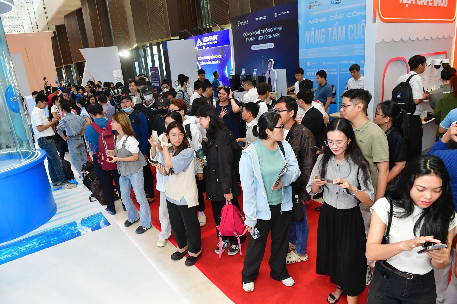Hàng nghìn khách tham dự Tech Awards 2025 