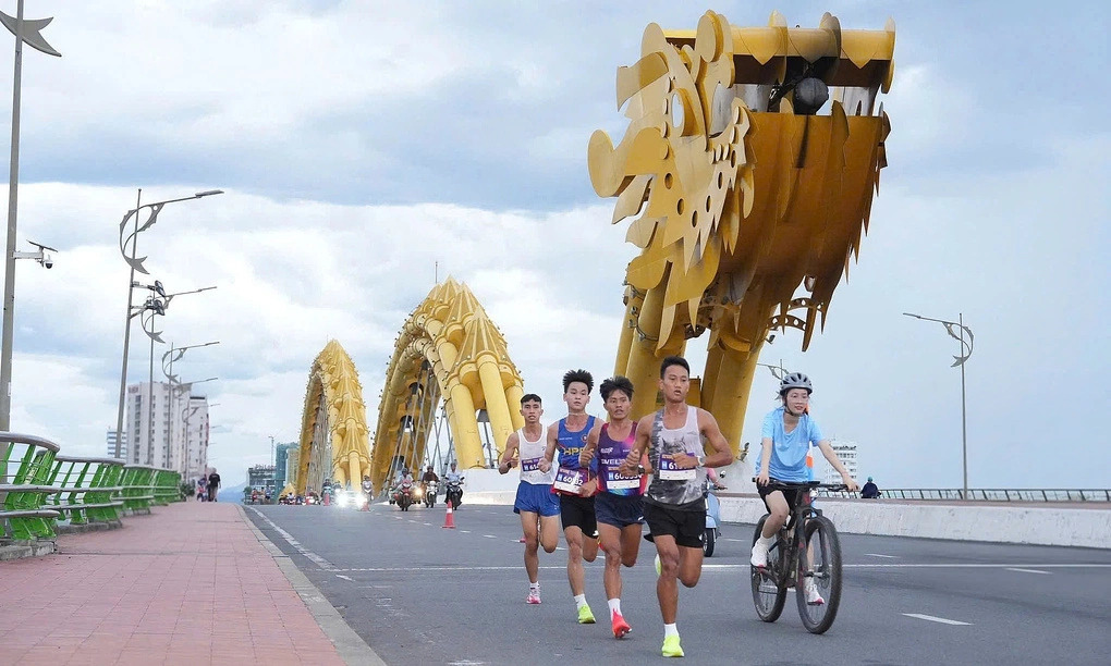 VnExpress Marathon Đà Nẵng 2026 đổi lộ trình 42km, xuất phát lúc 3h