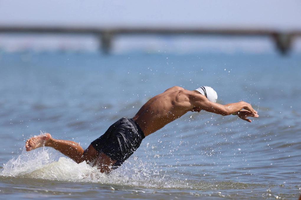 Hoiana Aquaman công bố đường bơi trên biển Hội An