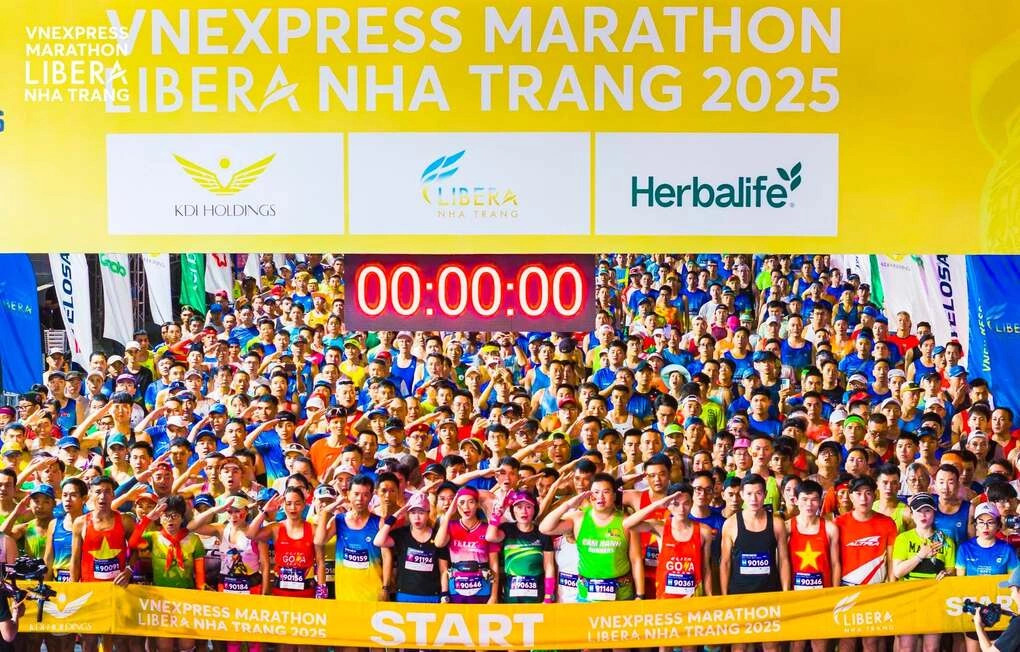 10.000 VĐV tham gia giải chạy VnExpress Marathon Nha Trang mùa 2026
